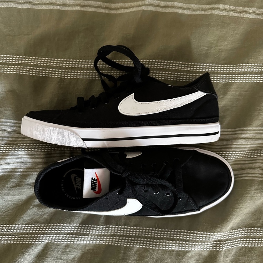 Nike Womens Canvas Court Legacy